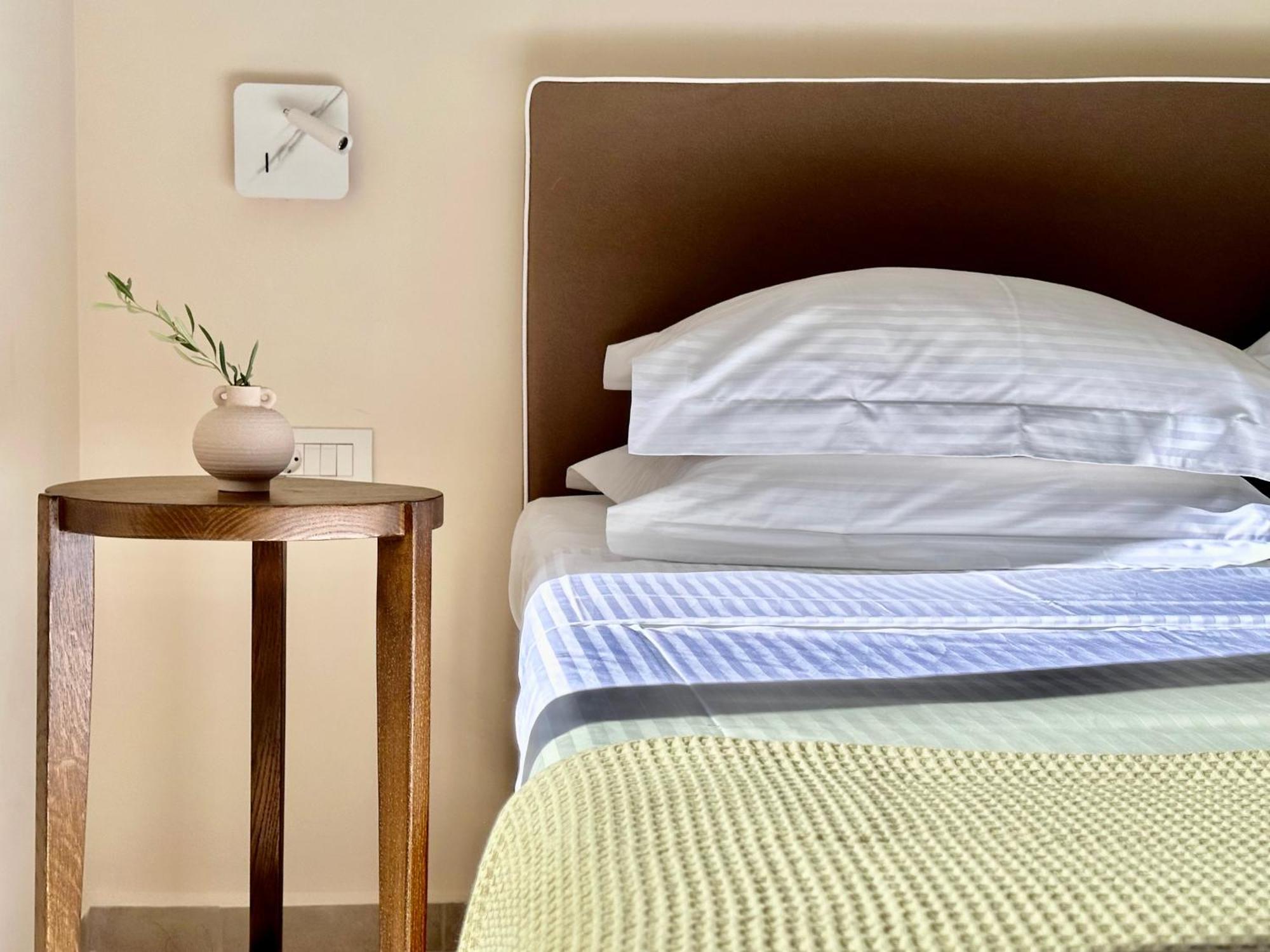 Topos Luxury Stay Heraion ลูตรากี ภายนอก รูปภาพ