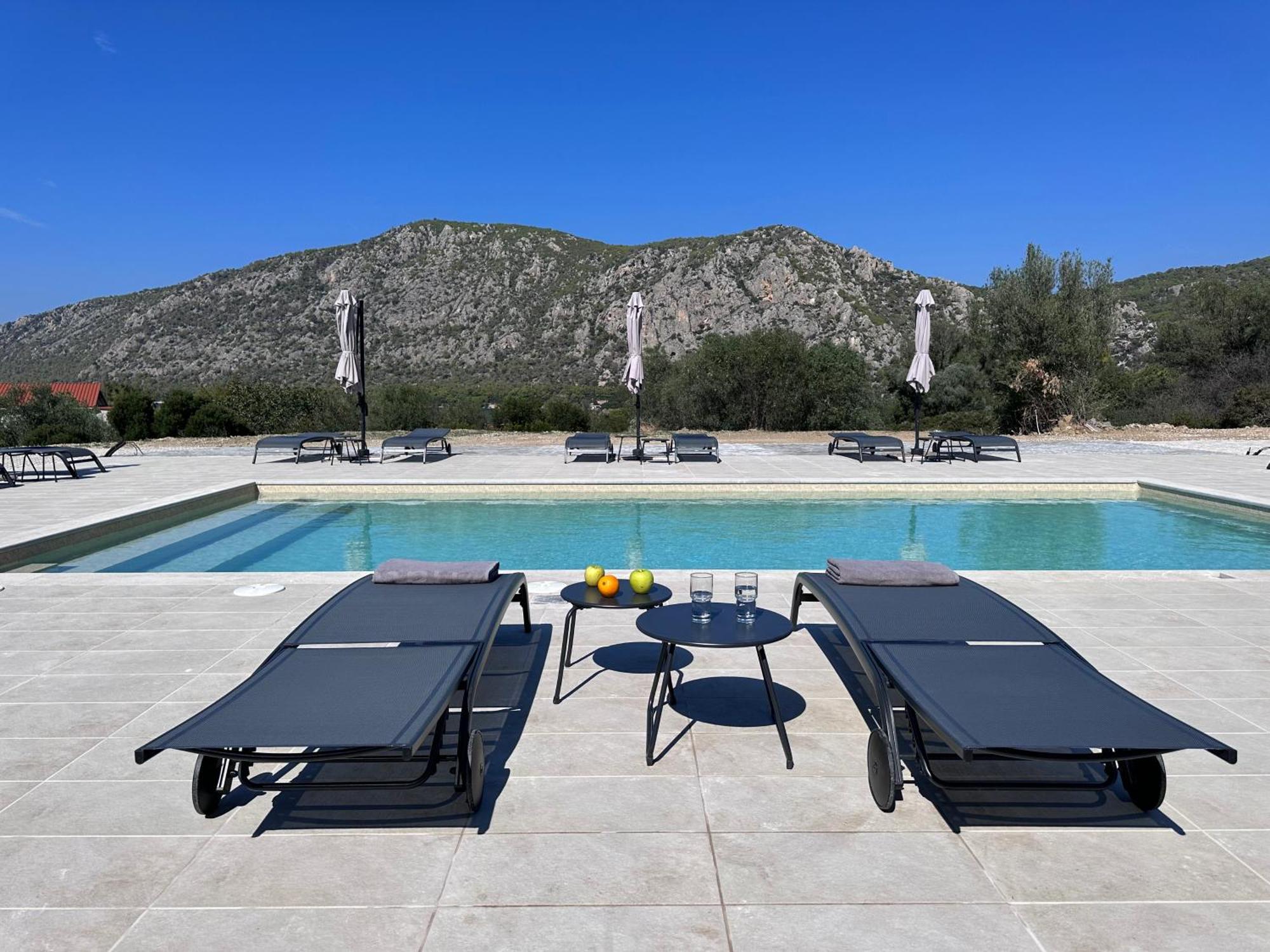 Topos Luxury Stay Heraion ลูตรากี ภายนอก รูปภาพ