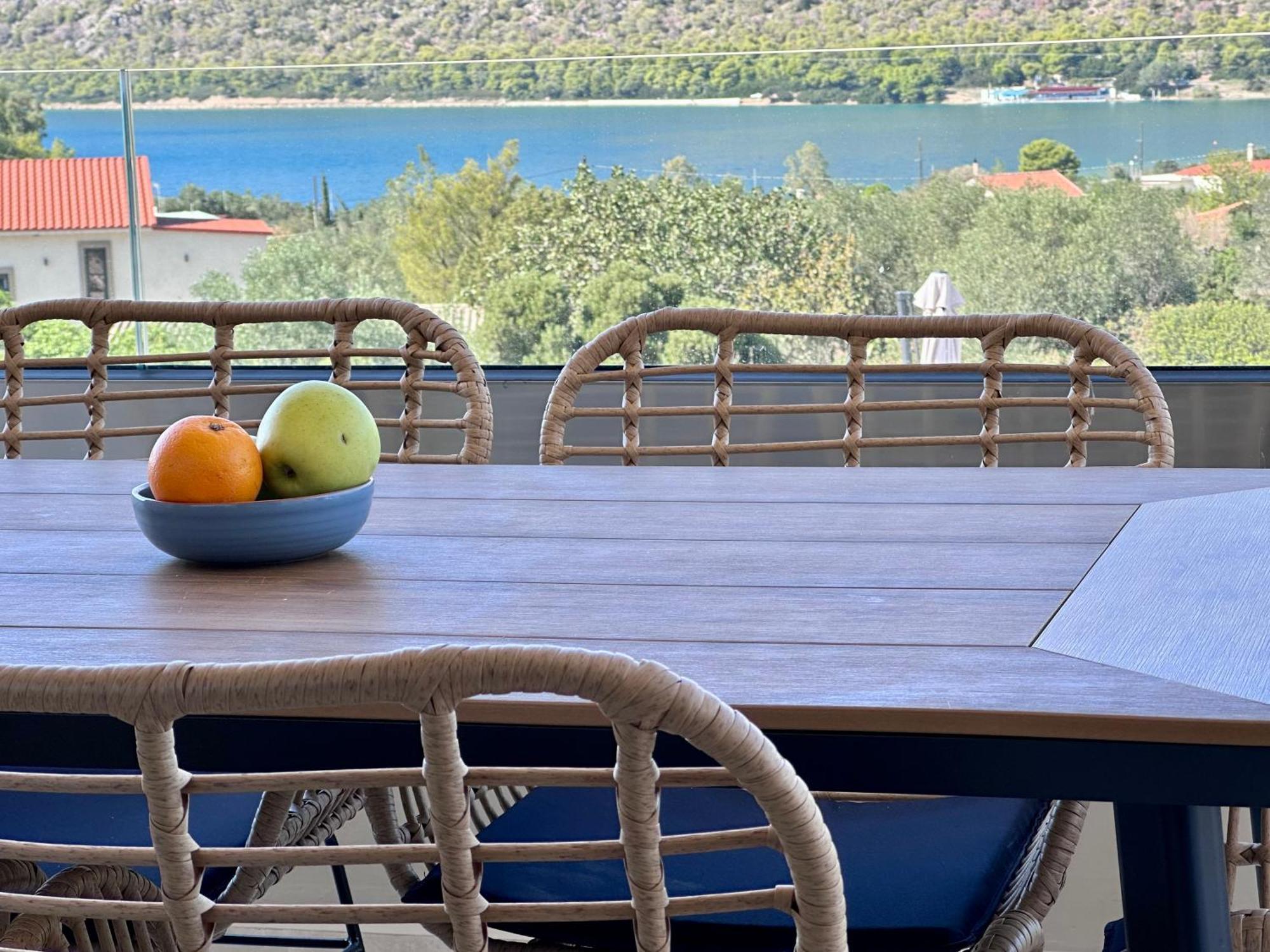 Topos Luxury Stay Heraion ลูตรากี ภายนอก รูปภาพ