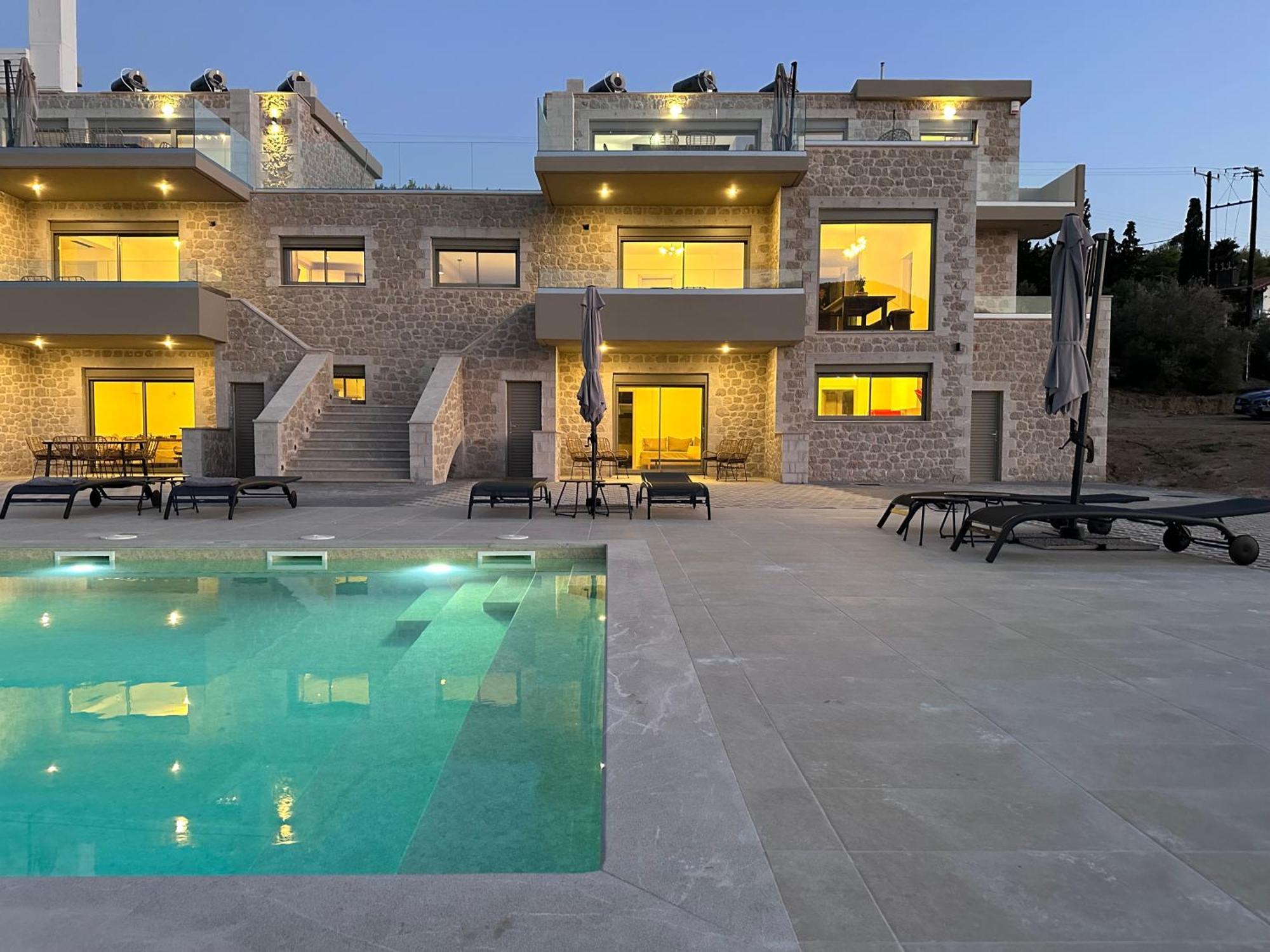 Topos Luxury Stay Heraion ลูตรากี ภายนอก รูปภาพ