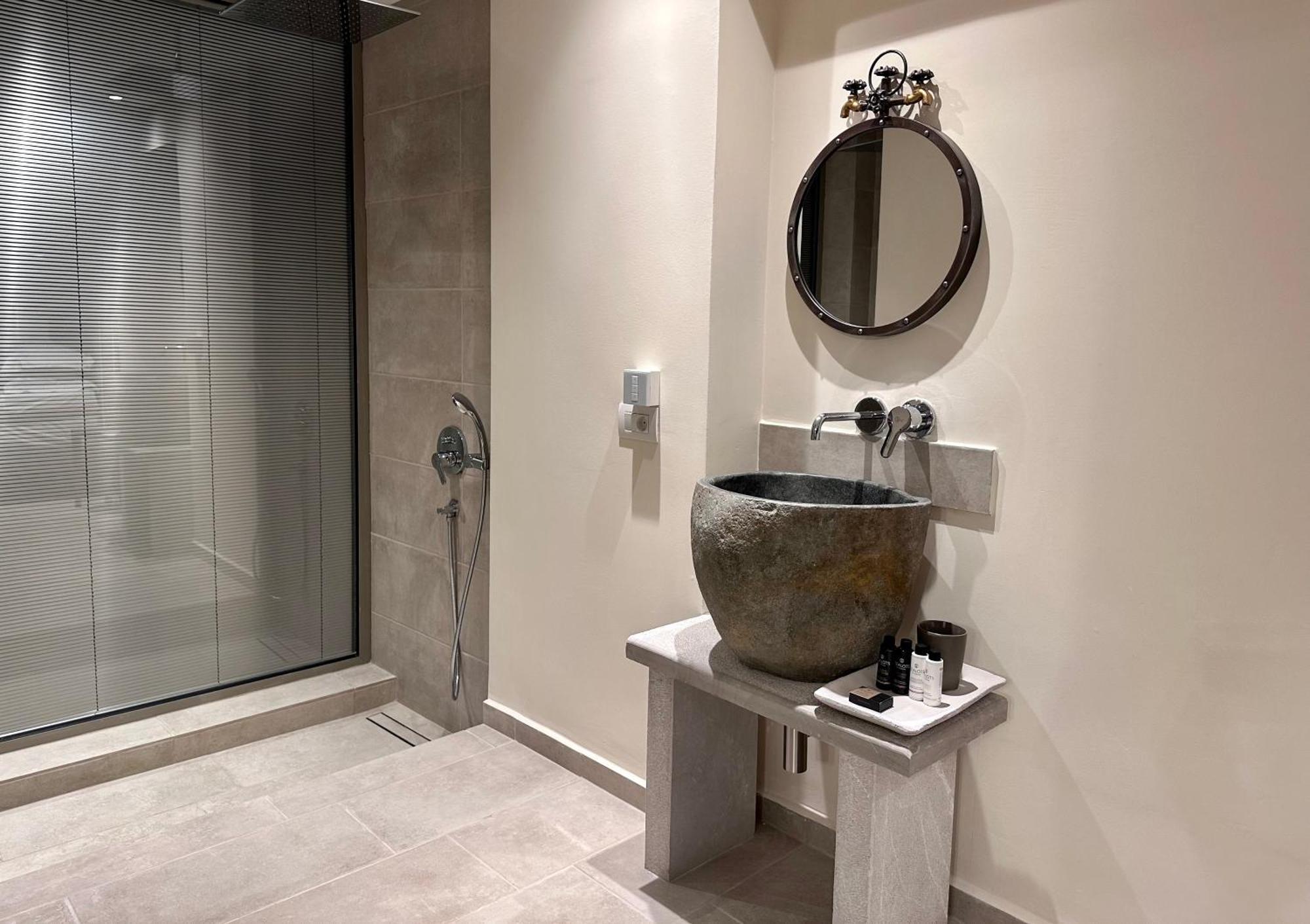 Topos Luxury Stay Heraion ลูตรากี ภายนอก รูปภาพ